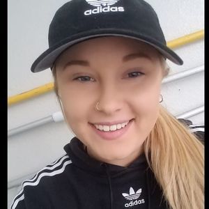 Meet your Posher, Zoë